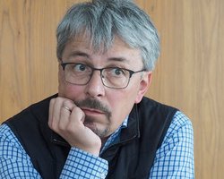 Ткаченко розповів, навіщо сферу послуг перевели на українську мову