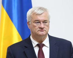 "Ваш господар у Москві не протримається": Сибіга різко відповів Орбану