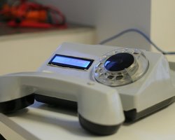 Киевский программист научил старый дисковый телефон отправлять сообщения в Twitter