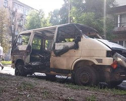 В Каменском взорвался микроавтобус с депутатом-волонтером