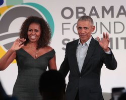 "Вийде фантастичний президент": Барак та Мішель Обами підтримали Камалу Гарріс (відео)