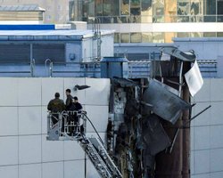 Обломки лежат на асфальте: СМИ показали последствия ночной атаки БПЛА на Москву (фото, видео)