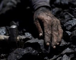 Авария на шахте в "ЛНР": на поверхность подняли тела 13 горняков