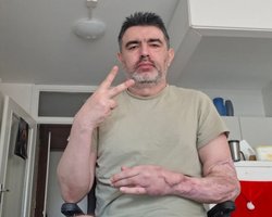 "Выживи без денег": из-за чего возник конфликт между Ощадбанком и ветераном ВСУ с ампутацией