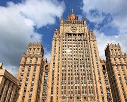 Россия высылает дипломатов из Швеции, Польши и Германии за поддержку Навального