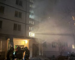 У Харкові "Шахеди" влучили по багатоповерхівці і біля медзакладу: спалахнула пожежа, є постраждалі