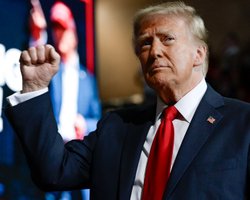 ЄС готує удар по воєнній економіці РФ, але ключове слово за США, — Politico