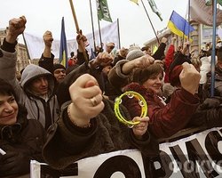 Милиция допрашивает более 100 активистов Майдана