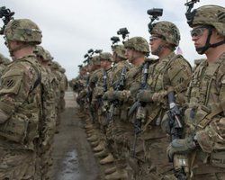 Наземные войска, авиация и флот: что будут делать миротворческие силы в Украине, — Bloomberg