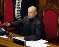 Турчинов поручил МВД усилить охрану избиркомов в Донбассе