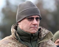 Поставленные задачи не исполнялись, — Подоляк об увольнении Хомчака