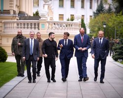 Борщ для Макрона и галушки для Туска: Клопотенко рассказал, что ели в поезде члены "коалиции желающих"