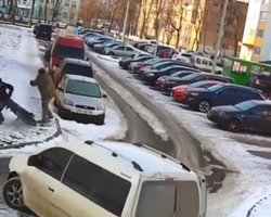 Будет расследование: в Харьковском ТЦК объяснили, почему военкомы сбросили мужчину с велосипеда