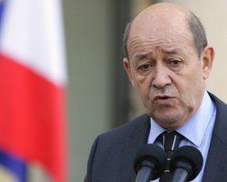 Предложения Путина о миротворцах требуют "обстоятельного изучения", - глава МИД Франции