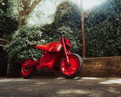 Стильні та екстравагантні: представлено перші електробайки Brabus (фото)