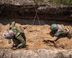 Сожженные танки, штурмы в направлении Днепра и успех под Сумами: где продвинулись ВС РФ (карты)