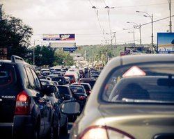 День рождения Януковича: Киев стоит в пробках