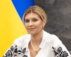 Олена Зеленська у вишиванці з чорними квітами звернулася до українців (фото)