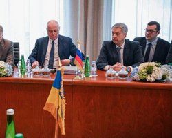 США и Украина обсуждали размещение на Донбассе миротворцев: Москва против, — NYT