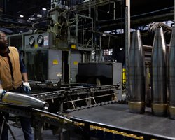 Два фронти: де Україні шукати боєприпаси, якщо війна в Ізраїлі розтягнеться на роки