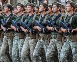 Геращенко назвала количество женщин-офицеров в рядах ВСУ