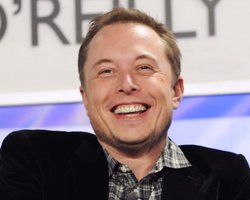Илон Маск пообещал электропикап Tesla и "диско-режим" салона