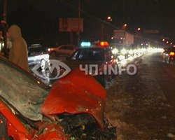 В Киеве Ford разорвал внедорожник Mitsubishi пополам