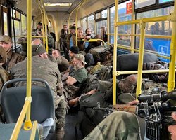 Командири "Азову" після виходу з Маріуполя перебувають у Росії, — ЗМІ