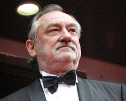 Сегодня в Киеве пройдет прощание с Богданом Ступкой