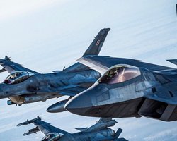 Есть риск прямого конфликта с РФ: в НАТО пока не будут закрывать небо над Украиной