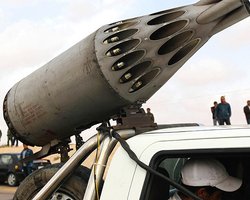 Ливийские мятежники опять перекрыли Каддафи нефтепровод