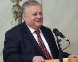 В Ривном победил действующий мэр Владимир Хомко