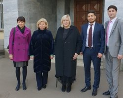 Комиссар Совета Европы вместе с Москальковой посетили пленных украинских моряков