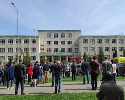 В школе Казани 19-летний парень начал стрельбу из автомата, есть погибшие, - СМИ (видео, фото)
