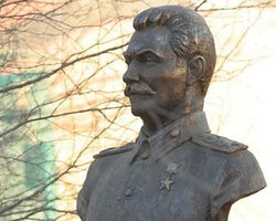 6 из 10 украинцев против памятников Сталину