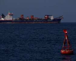 "Застрягла в морі": США дозволили продаж 140 мільйонів барелів іранської нафти, — Бессент