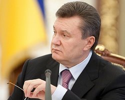 Янукович обсудил по телефону с Медведевым взрыв в Домодедово