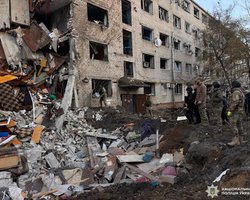 Ночной обстрел Запорожья: количество раненых возросло до 15, под завалами есть человек (фото, видео)