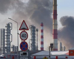 Удари по російських НПЗ: АЗС закриваються, на півдні Росії не працює половина заправок, — ЗМІ