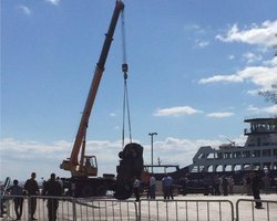 На Керченской переправе машина с людьми упала с парома в море