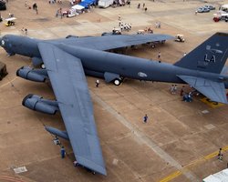15 квітня 1952 відбувся перший політ B-52 Stratofortress: літак "Судного дня" для ядерної відплати