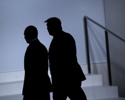 Человек против человека, оружие против оружия: в СМИ раскрыли протокол встречи на Аляске