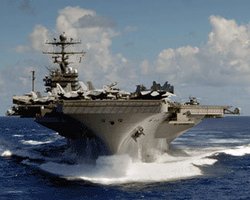 Американский авианосец прошел через Ормузский пролив