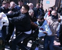 В Николаеве подрались из-за Табачника