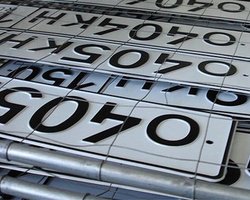 В Киеве закончились временные номерные знаки