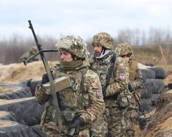 "Бои идут по городу и на окраинах", — экс-командир "Азова" о ситуации в Бахмуте