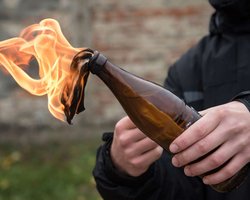 Попытка не удалась: в Крыму учительница русского языка хотела поджечь военкомат, – росСМИ