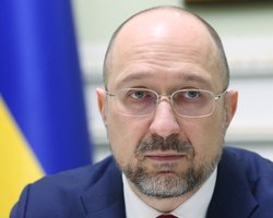 Рік біля керма. Денис Шмигаль про вакцину, розбіжності з МВФ і ціну на газ