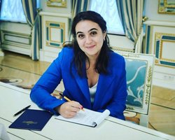 "Не давали денег на одежду": в ОП якобы рассказали подробности отставки Мендель