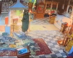 Обстрел Украины: в Одессе обломок потолка едва не убил священника, — соцсети (видео)